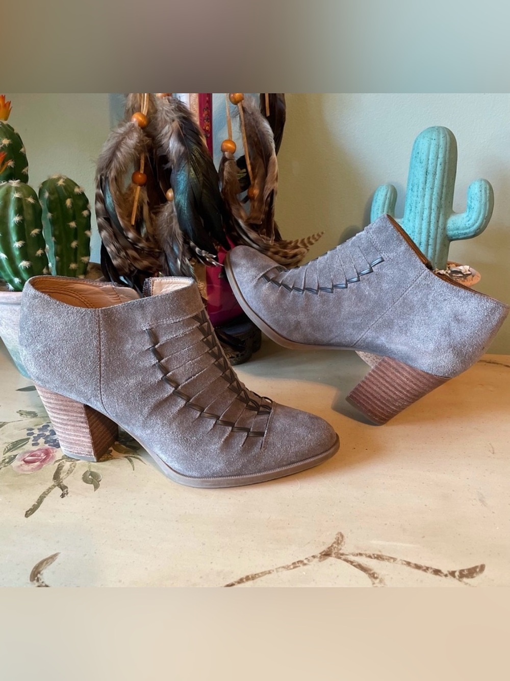 Franco Sarto Taupe Gray Tan Suede Leather Whipstitch Boho Ankle Booties Boots